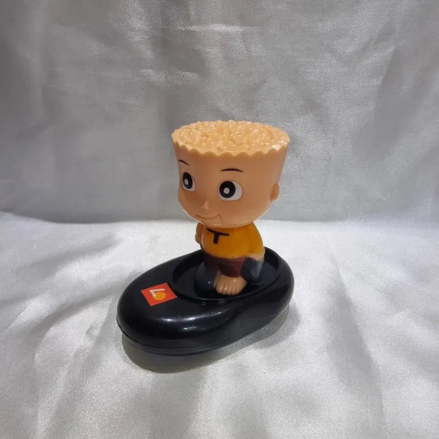 [BUNJANG] Lotteria Black Rubber Shoes Gi-yeong Toy Car / 롯데리아 토이 검정고무신 기영이 토이카