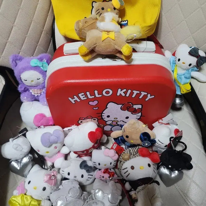 [BUNJANG] Hello Kitty Doll Set / 헬로키티 인형 세트 팝니다.