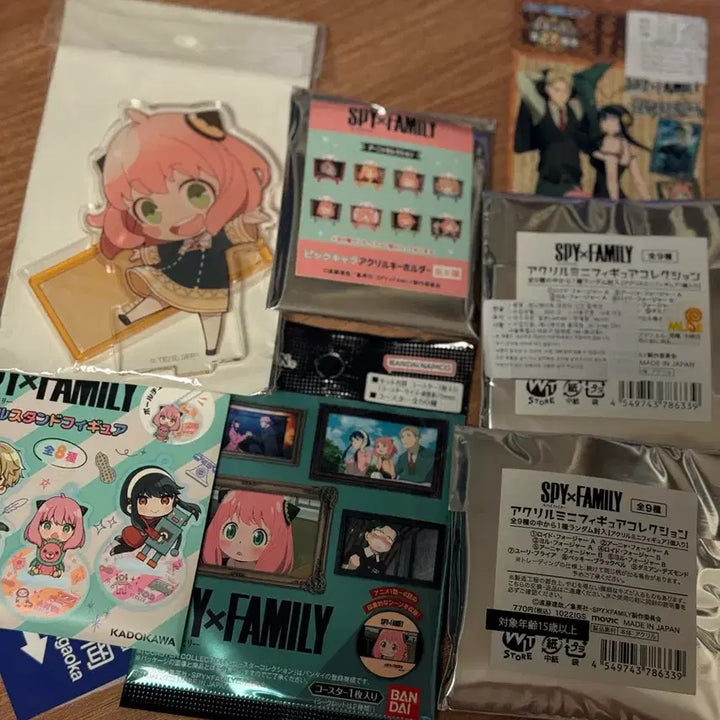 [BUNJANG] Spy x Family Bundle Set Sealed Acrylic Standees, Badges, Mini Figures, Coaster, Keychain, and Stickers / 스파이패밀리 굿즈 일괄 미개봉 아크릴