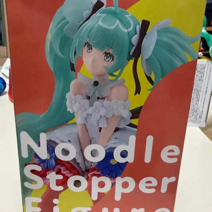 [BUNJANG] Noodles Stopper Hatsune Miku 2025 Blooming Figure (Sealed) / [미개봉] 누들스토퍼 하츠네 미쿠 2025 블루밍 피규어