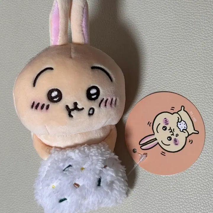 [BUNJANG] Chiikawa Usagi Onigiri Desktop Plush / 치이카와 우사기 주먹밥 오니기리 데스크탑 인형