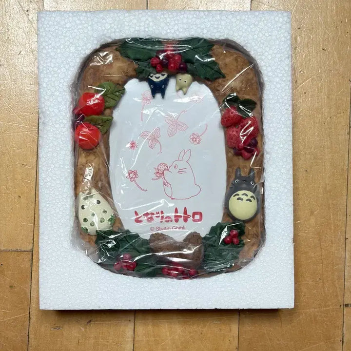 [BUNJANG] My Neighbor Totoro Four Seasons Photo Frame Winter Edition / 이웃집 토토로 사계절 포토프레임 액자 겨울 눈토토로 풀박 고전 지브리