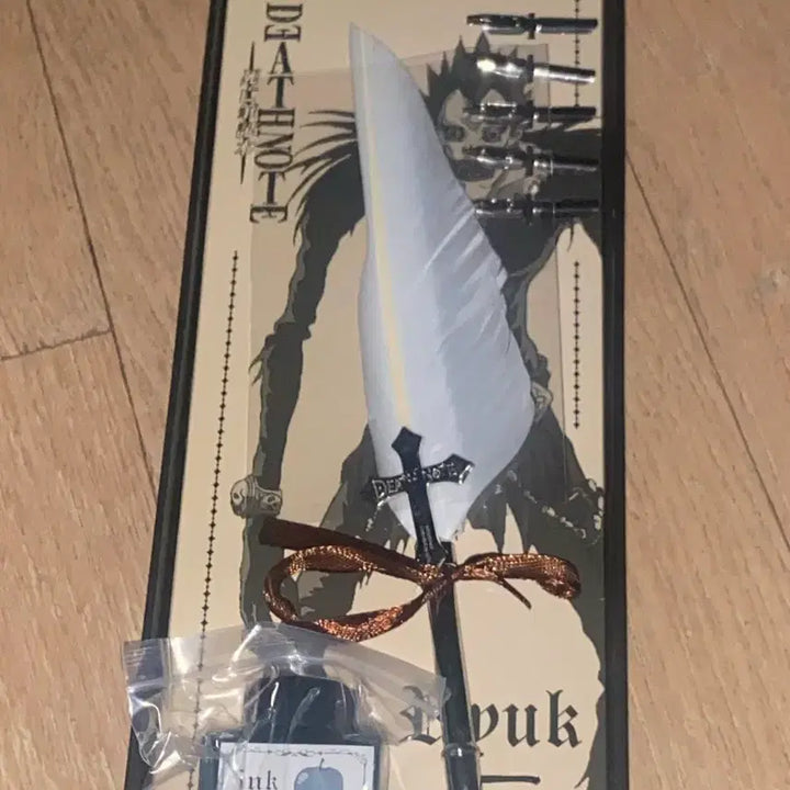 [BUNJANG] Death Note Official Feather Pen Set / 데스노트 공식 깃털펜 퀄펜 ㅅㅊㅇ 라이토 엘 미사 류크 렘
