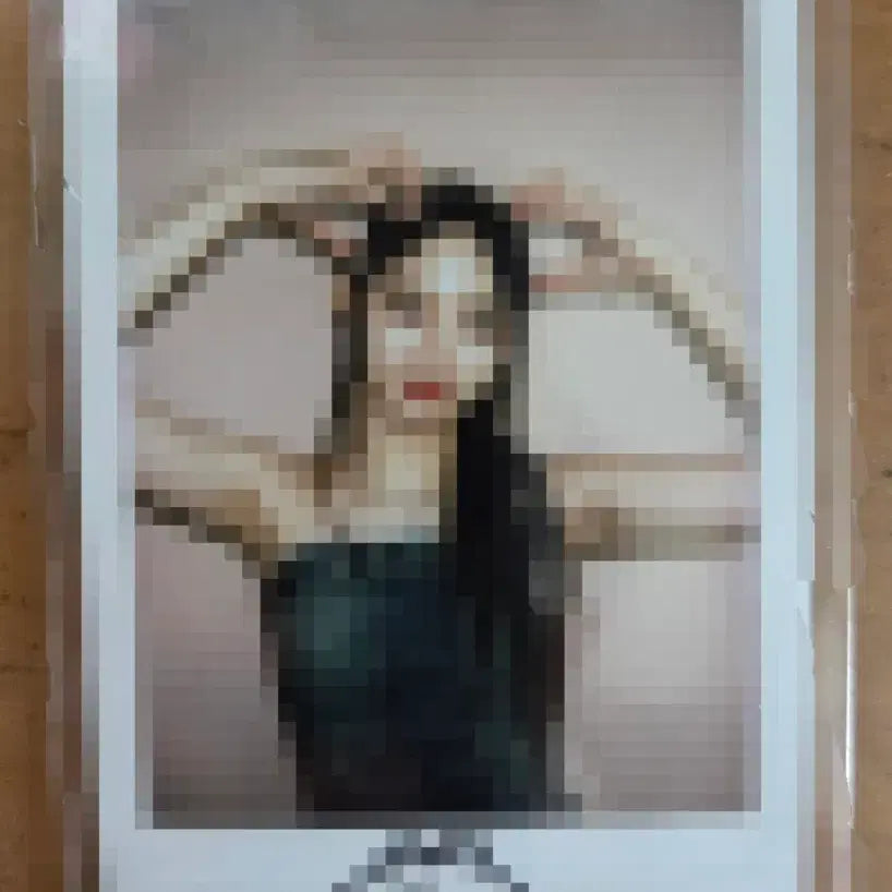 [BUNJANG] TripleS Jiwoo Signed Polaroid / 트리플에스 이지우 싸인폴라로이드