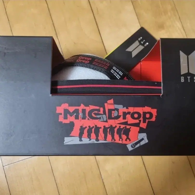 [BUNJANG] BTS Official Goods MIC DROP Slippers / Sandals / BTS 공식 굿즈 슬리퍼