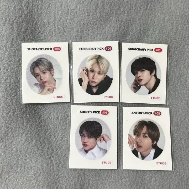 [BUNJANG] RIIZE Etude Photocard + Stickers (Sungchan, Sohee, Seok Mathew, Anton, Shotaro) / 라이즈 에뛰드 포토카드 + 띠부씰 쇼타로 은석 성찬 소희 앤톤