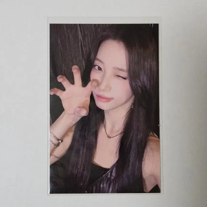 [BUNJANG] LE SSERAFIM KAZUHA Fearnadozone Photocard / 르세라핌 콘서트 카즈하 피어나존 포카