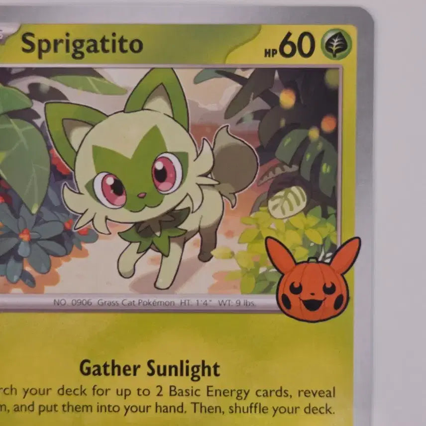[BUNJANG] Pokemon TCG Sprigatito Halloween Pumpkin Pikachu Stamp (Paldea Evolved 012/193) - North American Exclusive / [북미판] 포켓몬 카드 나오하 할로윈 호박 피카츄 스탬프 (Paldea Evolved 012/193)