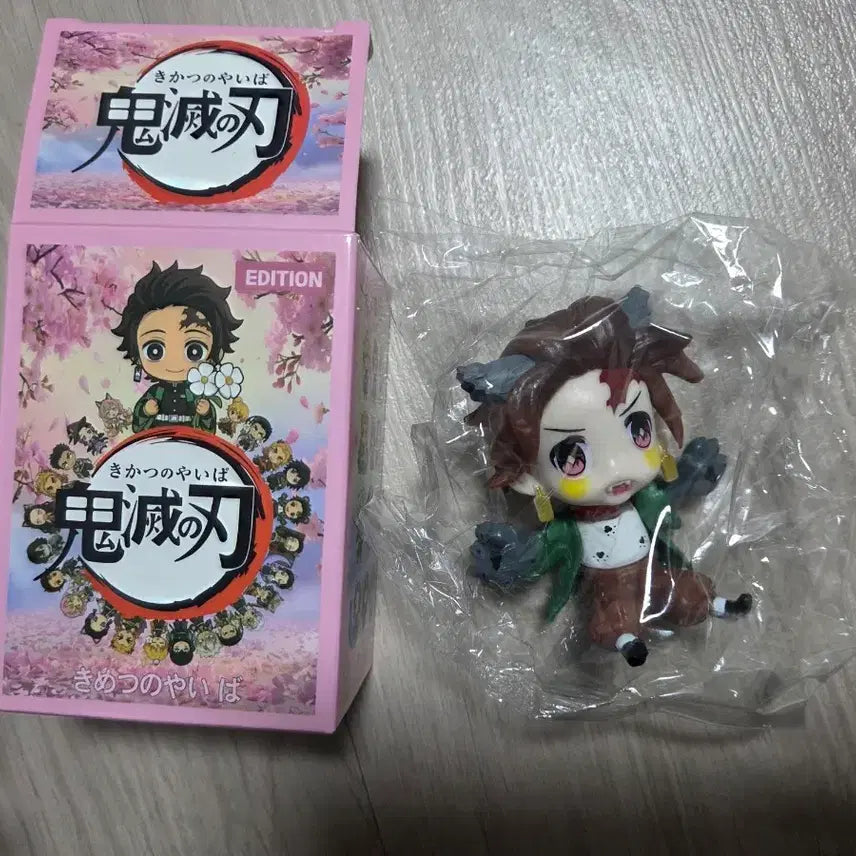 [BUNJANG] Demon Slayer Tanjiro Kamado Sakura Edition Figure / 귀멸의 칼날 탄지로 벚꽃 에디션 피규어