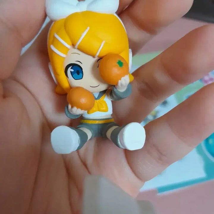 [BUNJANG] Vocaloid Kagamine Rin Hide-and-Seek Gacha Mini Figure / 보컬로이드 카가미네 린 숨바꼭질 가챠 미니 피규어