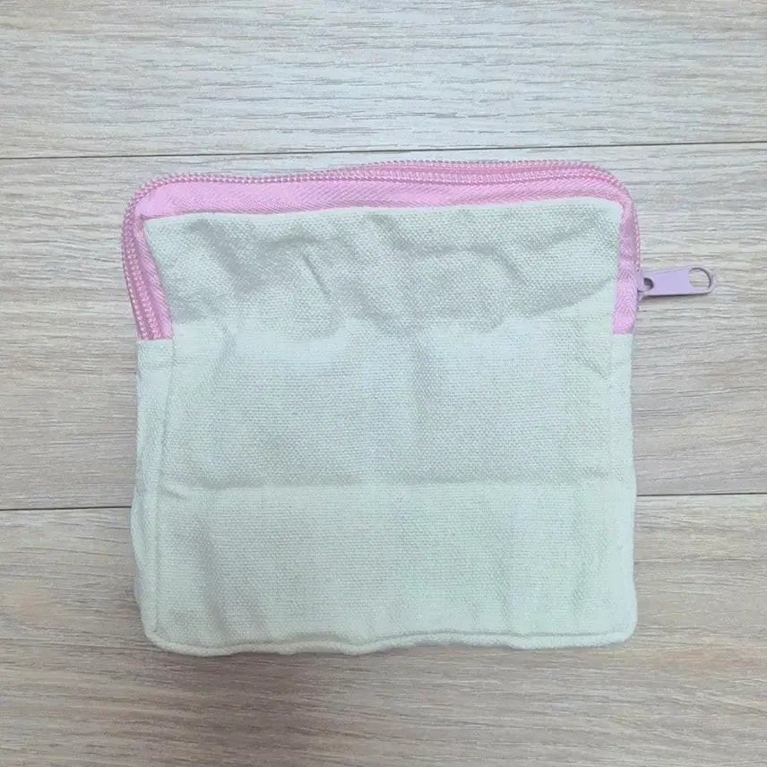 [BUNJANG] Cheekawaii White Pouch / 먼작귀 치이카와 화이트 파우치