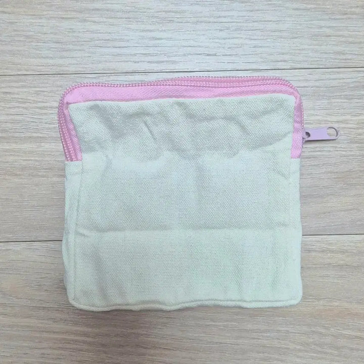[BUNJANG] Cheekawaii White Pouch / 먼작귀 치이카와 화이트 파우치