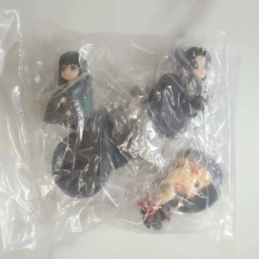 [BUNJANG] Demon Slayer 4-Figure Set Unsealed / 귀멸의 칼날 피규어 미개봉 4종 세트로 일괄 판매합니다.