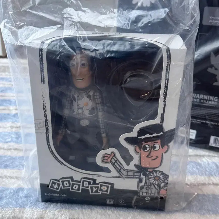[BUNJANG] Peaceminusone x Toy Story Woody Figure / 피스마이너스원 x 토이스토리 우디 피규어