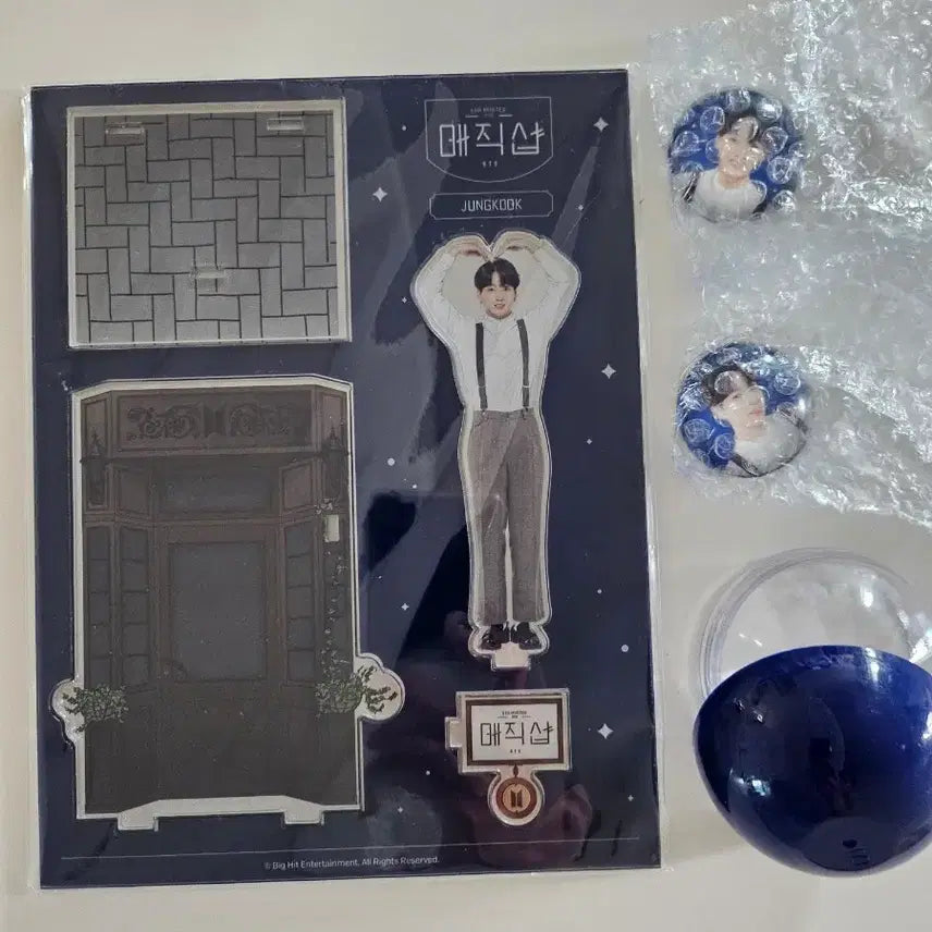 [BUNJANG] BTS Jungkook Magic Shop Acrylic Standee &amp; Lucky Draw Magnet Set (Sealed) / 방탄소년단 매직샵 굿즈 미개봉 새상품 정국