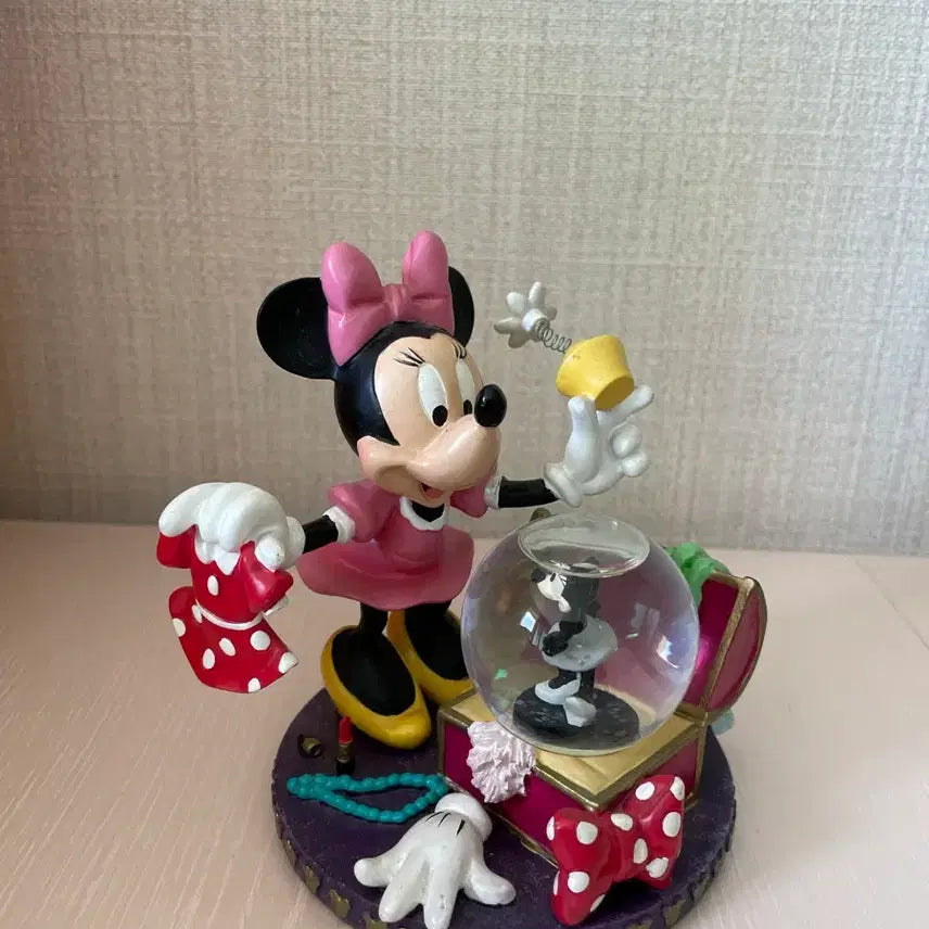 [BUNJANG] Disney Minnie Mouse Snow Globe Figurine / 미니마우스 수노우볼 피규어