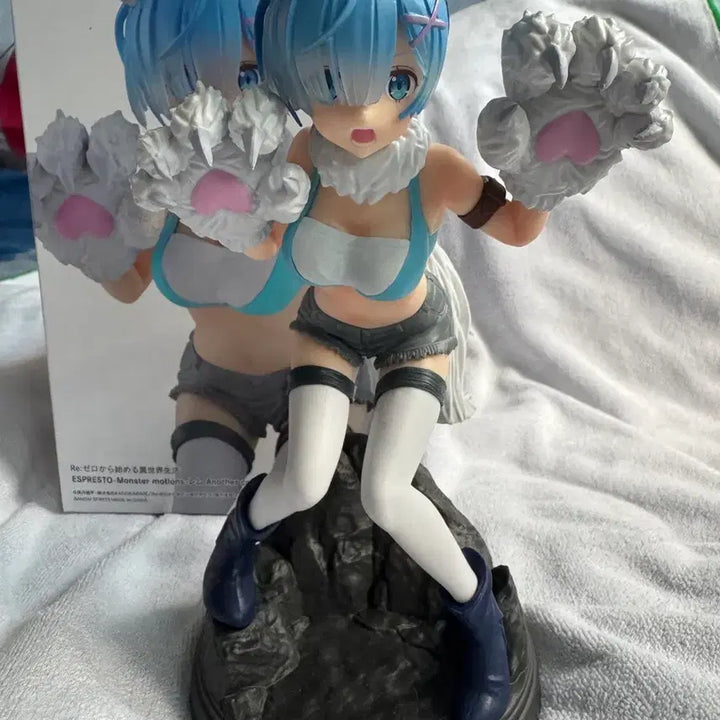 [BUNJANG] Re:Zero Rem Halloween Wolf Figure - Another Color Limited Edition / 리제로 렘 할로윈 늑대 피규어 어나더컬러
