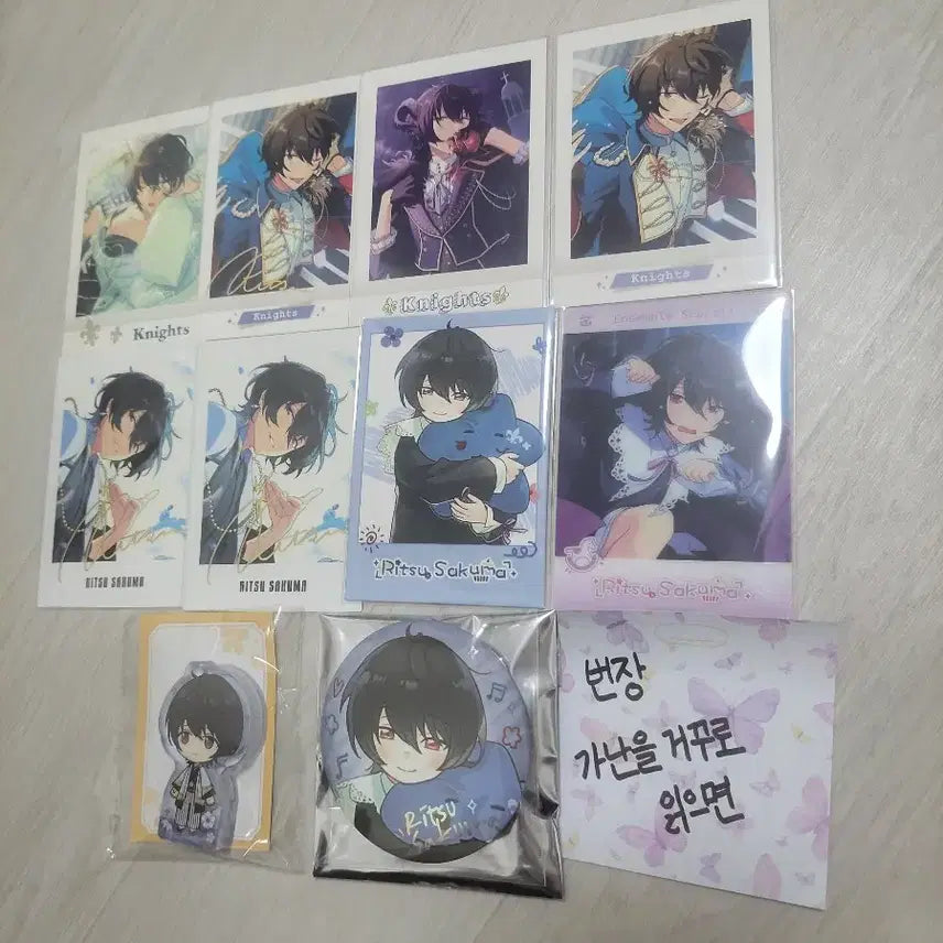 [BUNJANG] Ensemble Stars! Sakuma Rei Bundle Set (Rare Pasha, 9th Anniversary Goods, Chibi, Corotto, Can Badge, Polaroid) / [일괄 판매] 앙상블스타즈 앙스타 리츠 침대 레어 싸인 희귀 파샤 파샷츠 9주년 동심 팝업 치비 코롯토 캔뱃지 폴라로이드 양도