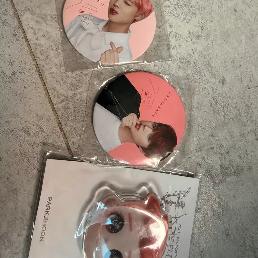 [BUNJANG] Park Ji Hoon Grip Tok &amp; Mirror Bundle Set / 박지훈 베스킨포카(비공굿)+박지훈 그립톡 손거울 (서비스 많이챙겨드려용)