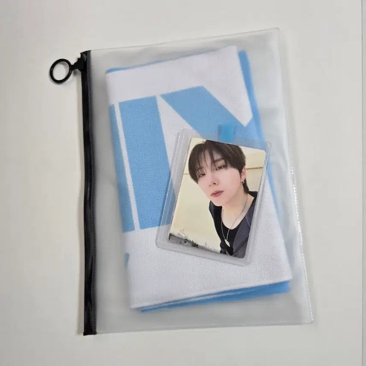 [BUNJANG] MONSTA X Kihyun Borderline Soundcheck Slogan + Official Photocard / 몬스타엑스 기현 보더라인 사녹 슬로건 + 공방 포카
