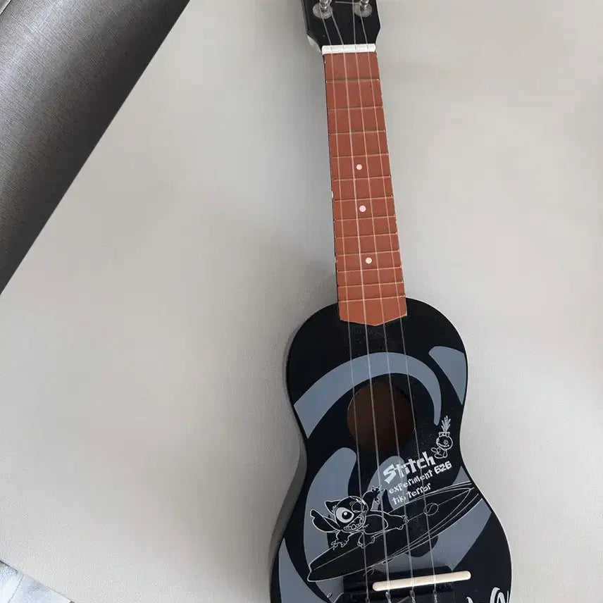 [BUNJANG] Disney Stitch Ukulele / 디즈니 스티치 우쿨렐라