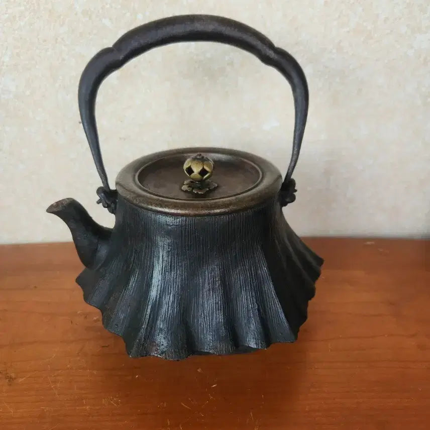 [BUNJANG] Yongmundang Old Cast Iron Teapot / 용문당 옛날  무쇠주전자