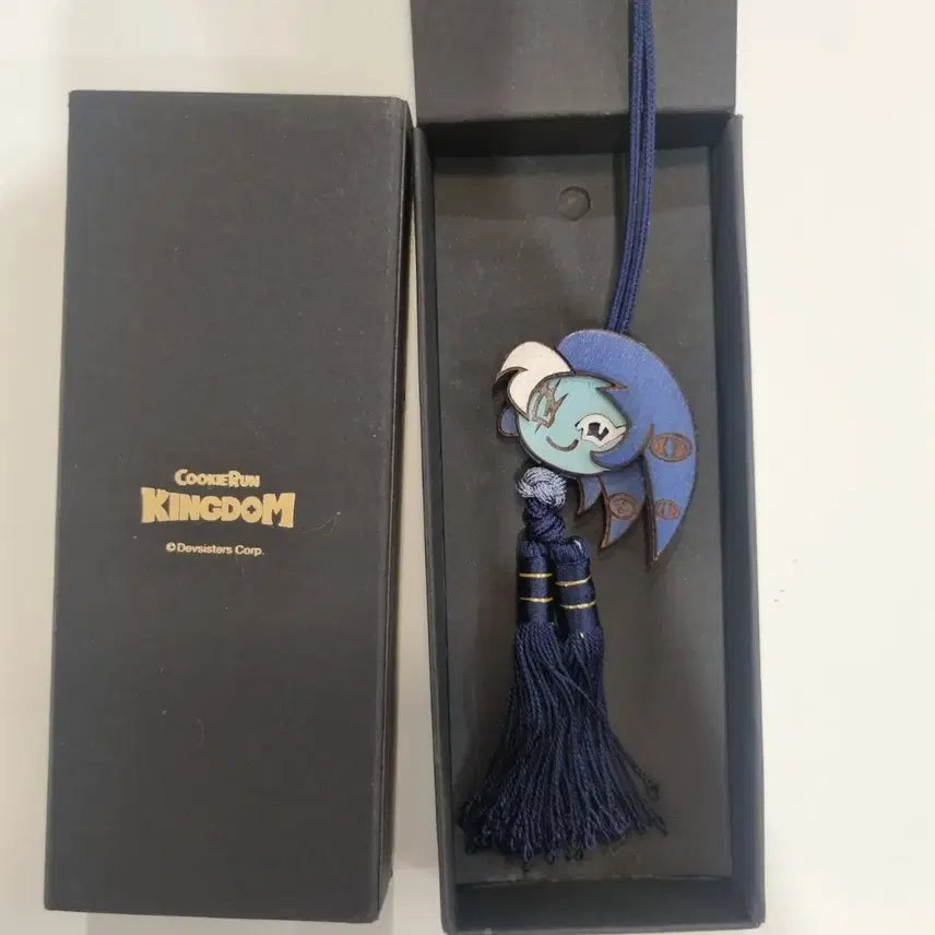 [BUNJANG] Cookie Run Kingdom Shadow Milk Wooden Norigae / 쿠키런킹덤 쉐도우밀크 목각 노리개 쉐밀 위대한왕국의유산