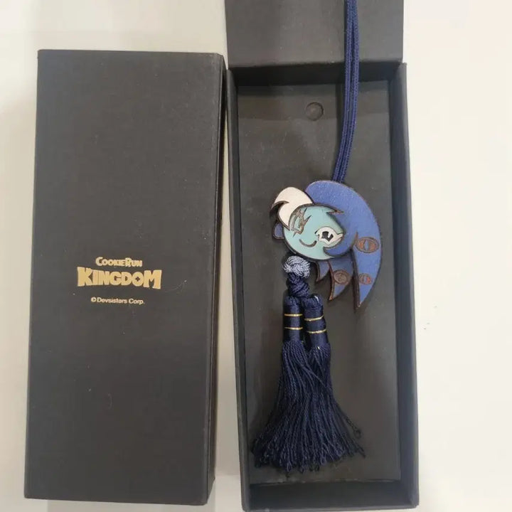 [BUNJANG] Cookie Run Kingdom Shadow Milk Wooden Norigae / 쿠키런킹덤 쉐도우밀크 목각 노리개 쉐밀 위대한왕국의유산