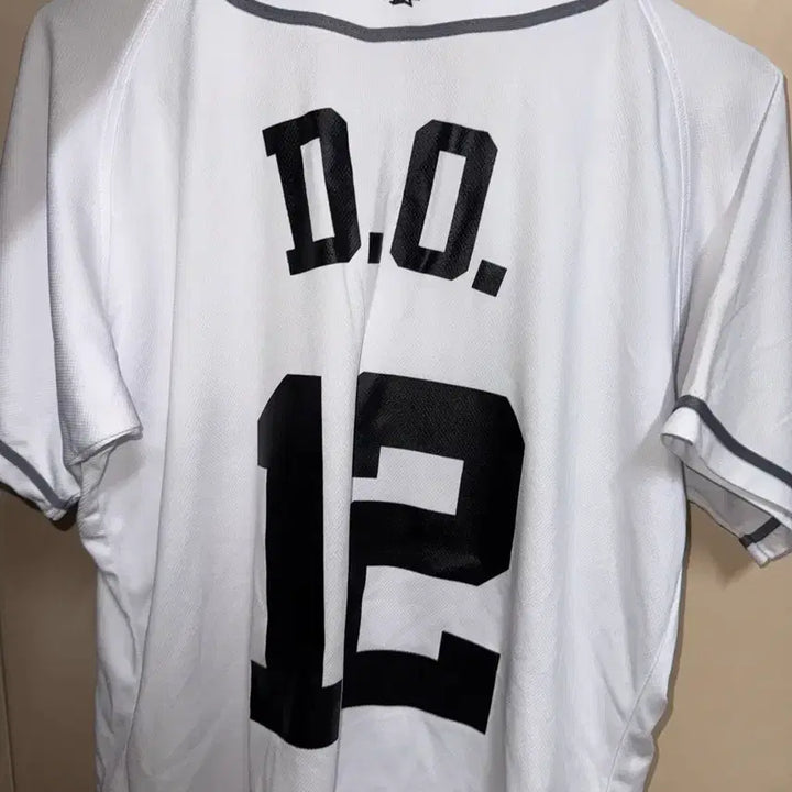 [BUNJANG] EXO D.O. Uniform (Old Version) / 엑소 EXO 디오 유니폼 구버전