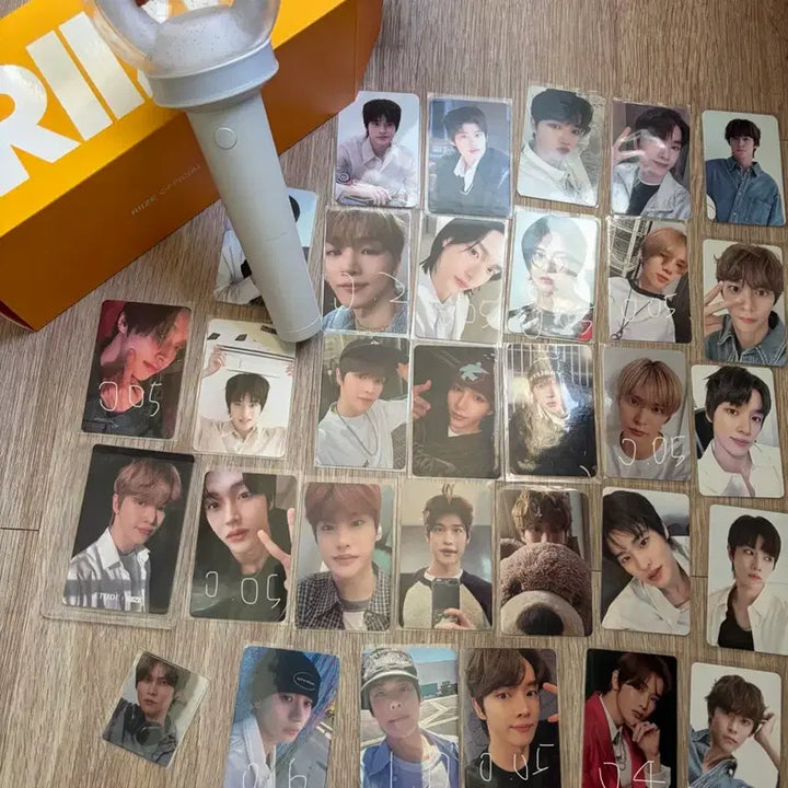 [BUNJANG] RIZE Official Lightstick &amp; Photocard / RIZE 응원봉 ,포토카드