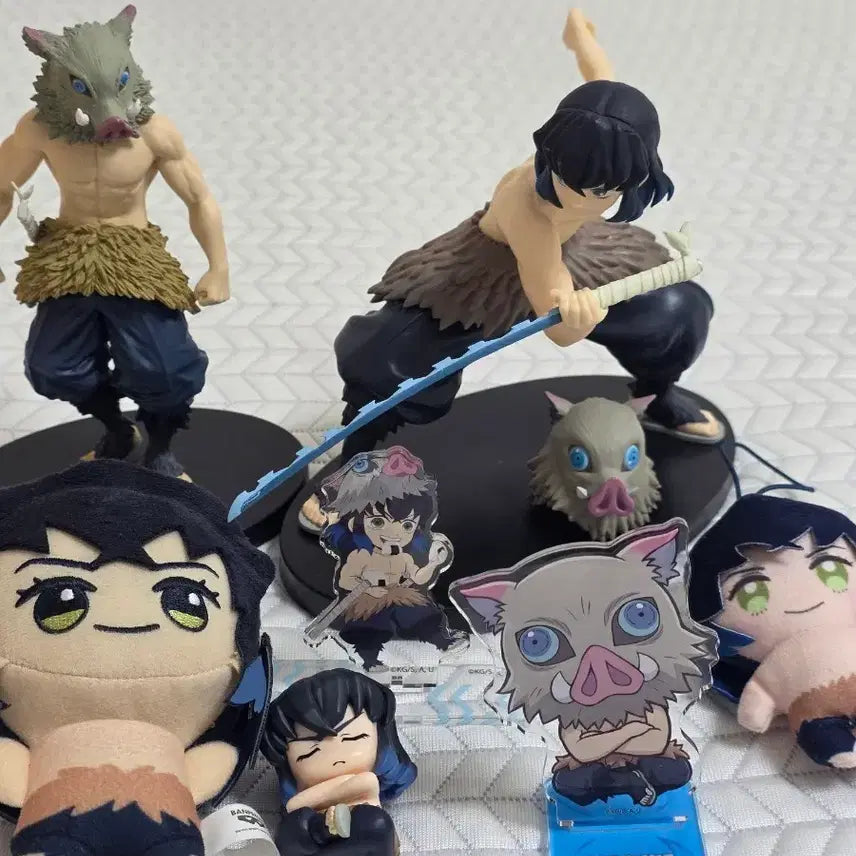 [BUNJANG] Demon Slayer Inosuke Figure, Doll, Acrylic Bundle Set / 귀멸의 칼날 이노스케 피규어 인형 아크릴 일괄판매