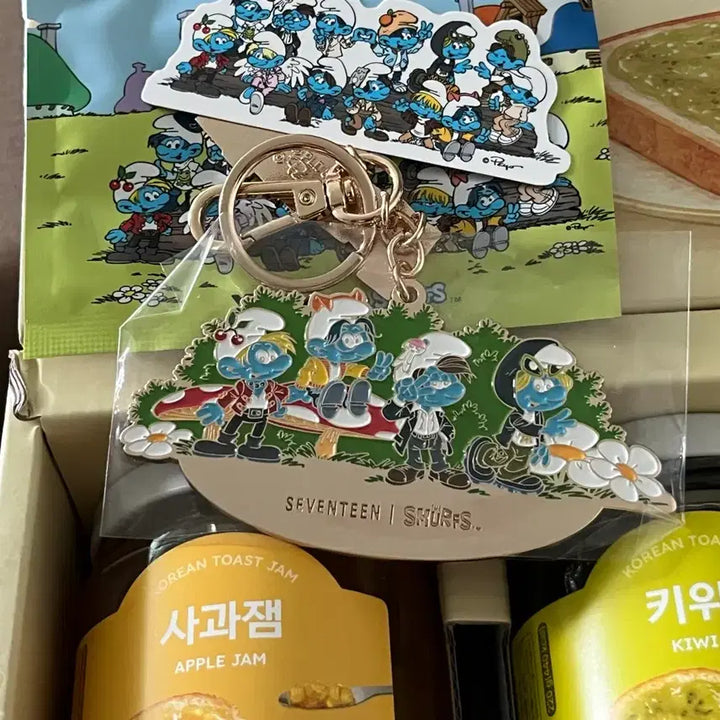 [BUNJANG] SEVENTEEN Smurf Collaboration Jam Set with Hip Hop Team &amp; Wonwoo Keyrings / 이삭토스트 잼세트 세븐틴 스머프키링