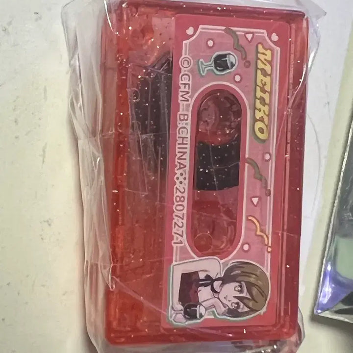 [BUNJANG] Vocaloid MEIKO Heart Can Badge (Set of 2) &amp; Cassette Tape Gacha / 보컬로이드 메이코 하트 캔뱃지(2개)+카세트테이프 가챠