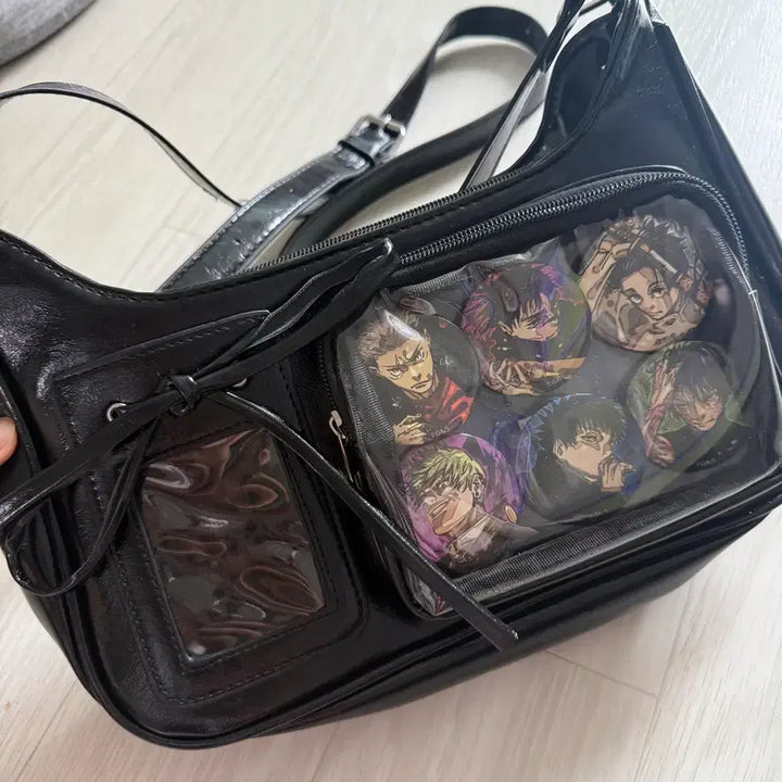 [BUNJANG] Jujutsu Kaisen Ita Bag with 6 Limited Edition Shonen Jump Badges / [1회착용] 주술회전 이타백