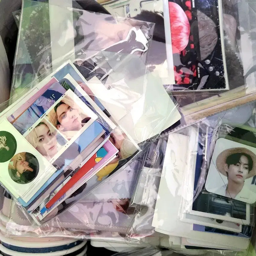 [BUNJANG] BTS Merchandise Bundle Set / 방탄 비공굿, 베라 통.. 약1.5kg 양도