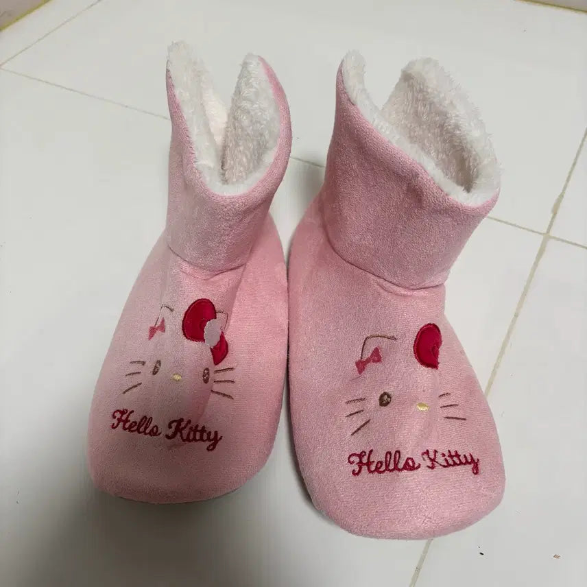 [BUNJANG] Sanrio Hello Kitty KuJi 2nd Prize Room Shoes / 헬로키티 쿠지 2등상 룸슈즈