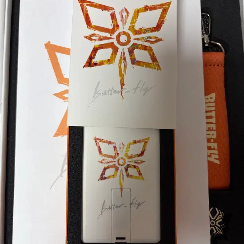 [BUNJANG] Digimon Butterfly Funding Album CD + USB / (택포!) 디지몬 버터플라이 펀딩 앨범 CD + USB