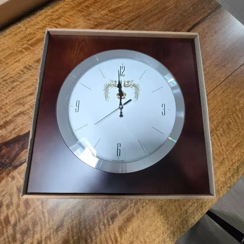 [BUNJANG] Presidential Seal Phoenix Pattern Wall Clock / 대통령실 봉황무늬 벽시계. 새상품