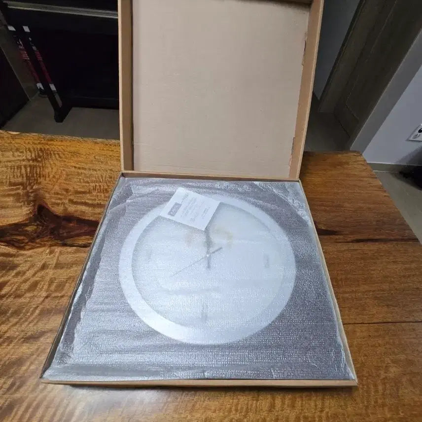 [BUNJANG] Presidential Seal Phoenix Pattern Wall Clock / 대통령실 봉황무늬 벽시계. 새상품