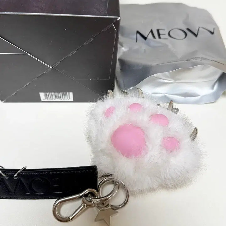 [BUNJANG] Jellypaw Meovv Anna Version Cat Paw Keychain Bundle Set / 미야오 안나 젤리파우 키링 양도 jellypaw 포카 meovv 키티