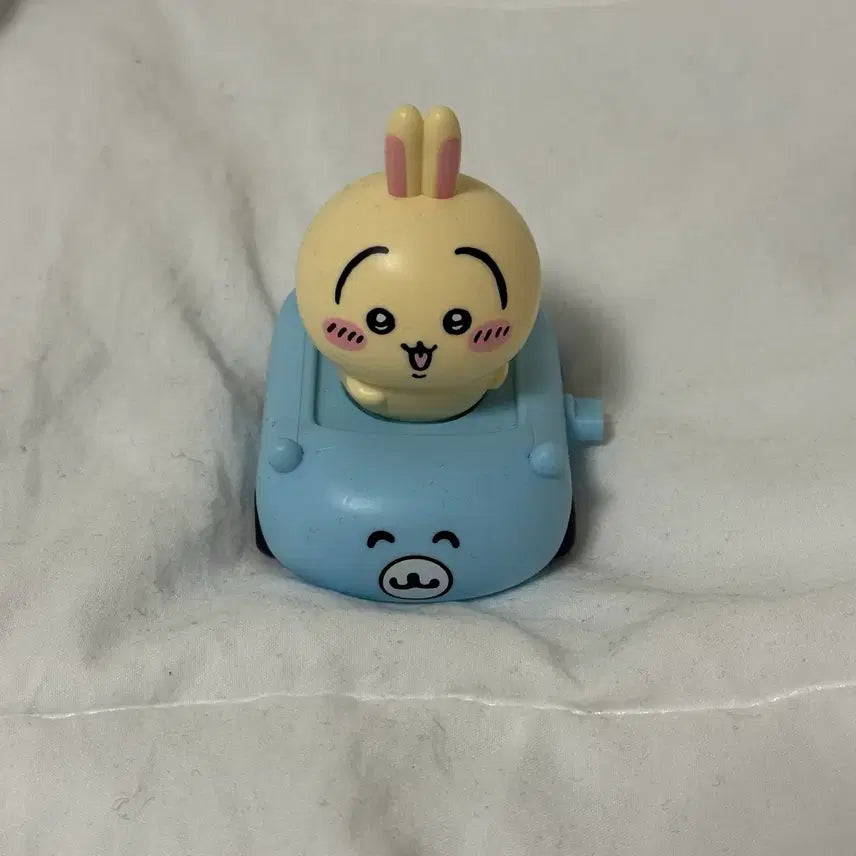 [BUNJANG] Chiikawa Usagi Car Figure / 치이카와 먼작귀 우사기 자동차 피규어
