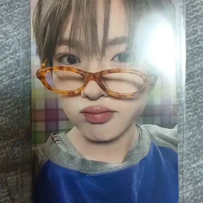 [BUNJANG] NCT WISH YOSHI Photocard Sakurya / 엔시티위시 요이돈 사쿠야 개인반 포카 양도 안경
