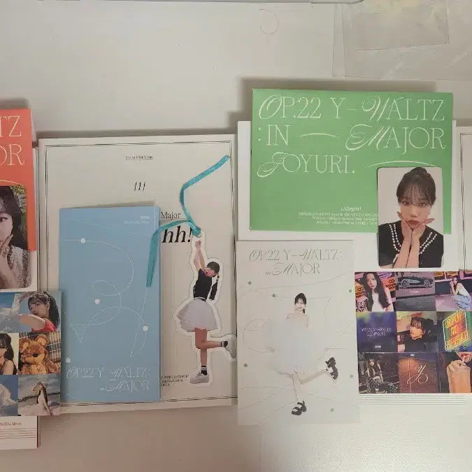 [BUNJANG] Jo Yuri Love Shh Album Bundle Set / 조유리 러브쉿 앨범 2종 일괄로 판매합니다!