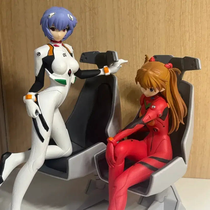 [BUNJANG] Evangelion Girl with Chair Ayanami Rei &amp; Langley Soryu Asuka Figure Bundle Set / 에반게리온 걸위드체어 아야나미 레이 소류 아스카 랑그레이 피규어 일괄