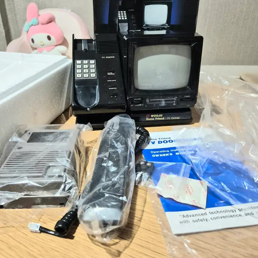 [BUNJANG] Retro Vintage Homefriend TV Telephone (Full Set with Box &amp; Manual) / S급 새제품] 레트로 빈티지 우주 홈프렌드 TV 전화기 (박스풀셋/설명서/화면작동확인)경비실티비