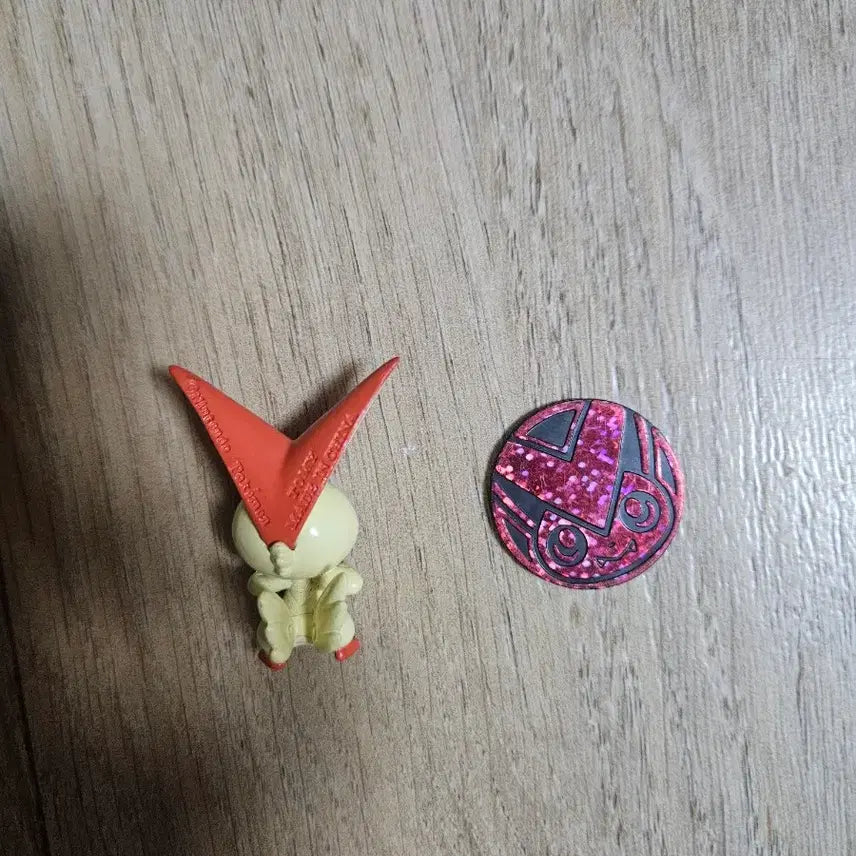 [BUNJANG] Pokemon Victini Figure Coin Set / 포켓몬스터 비크티니 피규어 코인 세트