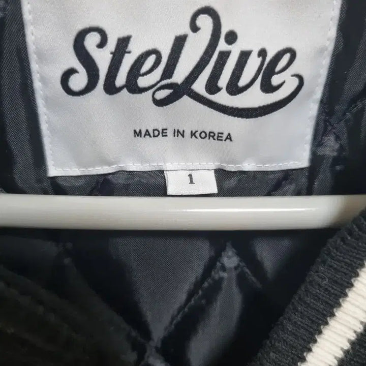 [BUNJANG] Stellive Milky Way Varsity Jacket / 스텔라이브 밀케웨이 바시티 판매합니다