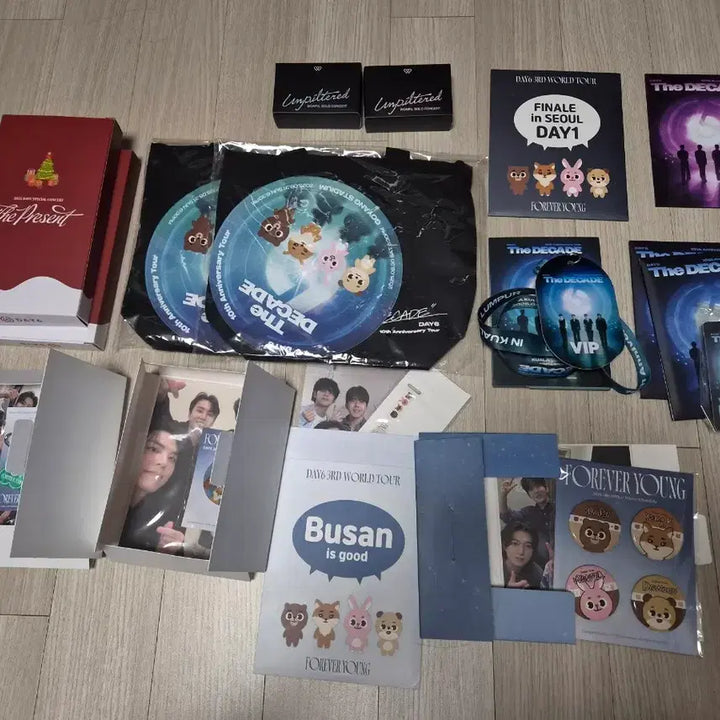 [BUNJANG] Day6 Unfiltered Concert Gift Bundle Set (No Photocards) + Youngest Fanclub Kit (Sealed) / 데이식스 콘서트 입장 기프트 일괄판매 (포카x) - 언필터드 클콘 포에버영 데케이드 투어 등 + 영기스트 팬클럽키트 미개봉