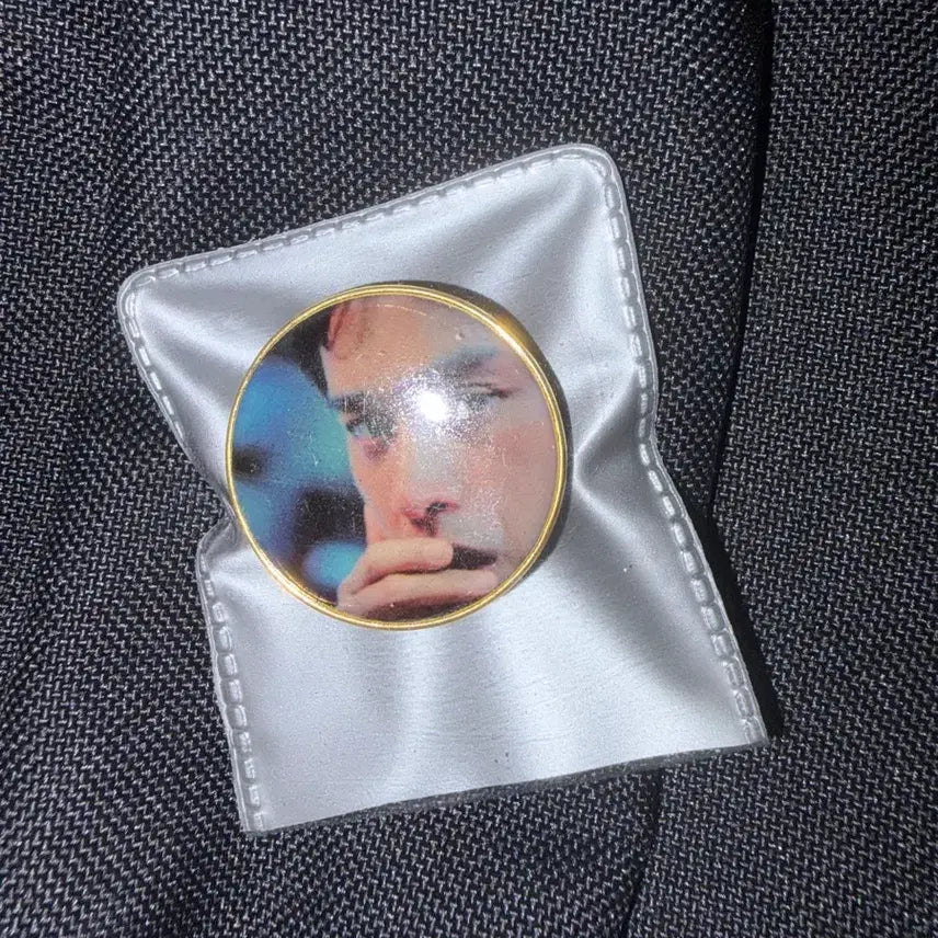 [BUNJANG] Leslie Cheung "Yi Do Kung Sze" Badge / 장국영 이도공간 뱃지