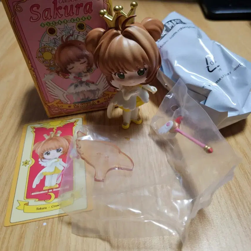 [BUNJANG] Pop Mart Cardcaptor Sakura Clear Card Crown / 팝마트 카드캡터체리 클리어 카드 크라운